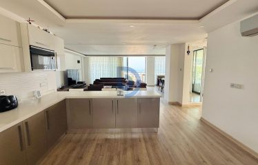 Girne Merkez’de Nadir Bulunan 240 m² Genişlik | Girne’ye Hakim Panoramik Manzara 3+1 Satılık Lüx Penthause