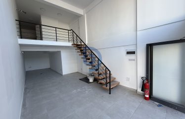 Girne Merkez’de Ana Yol Üzerinde | 100 m² | Esdeğer Koçanlı | Ticari İzinli Satılık Dükkan