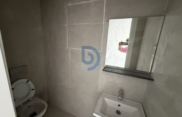 Girne Merkez’de Ana Yol Üzerinde | 100 m² | Esdeğer Koçanlı | Ticari İzinli Satılık Dükkan