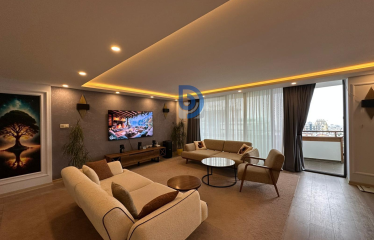 Girne Merkez’de Üst Segment Yaşam 234 m² 3+1 Prestijli Daire
