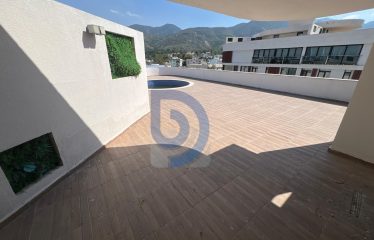 Yukarı Girne’de Satılık 3+1 Penthouse – Geniş Teraslı ve Lüks Site İçi Yaşam