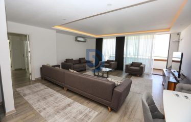 Kıbrıs Girne Merkezde 360 Panaromik Manzaralı 185 m² 3+1 Satılık Daire