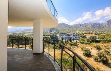 Kıbrıs Girne Merkezde 360 Panaromik Manzaralı 185 m² 3+1 Satılık Daire