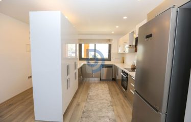Kıbrıs Girne Merkezde 360 Panaromik Manzaralı 185 m² 3+1 Satılık Daire