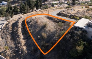 Kıbrıs Lefke Merkezinde Muhteşem Manzaralı 1020 m² Arsa