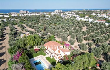 Kıbrıs Girne Ozanköy’de Satılık 4+1 Villa – 2.020 m² Geniş Arazi Fırsatı!