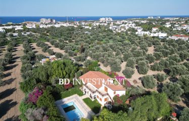 Kıbrıs Girne Ozanköy’de Satılık 4+1 Villa – 2.020 m² Geniş Arazi Fırsatı!